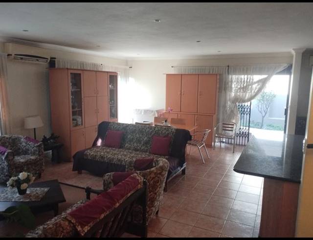 3 BEDROOM TOWNHOUSE FOR SALE IN KOSMOSDAL